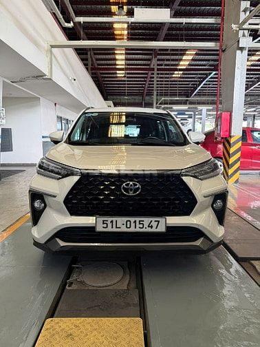 Toyota Veloz Cross Top 2023 màu trắng