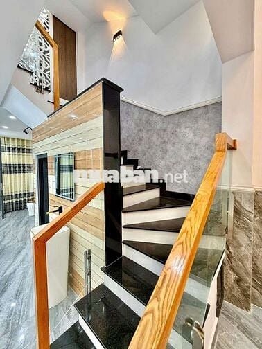 NHÀ ĐẸP LUNG LINH - CÓ SẴN 1 SỐ NỘI THẤT ĐẸP