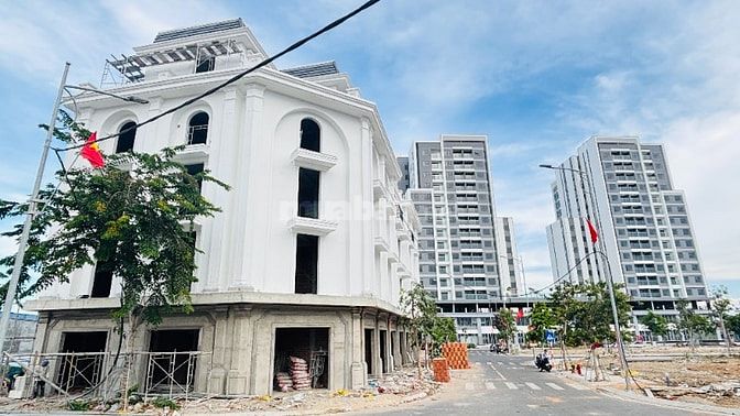 NHÀ PHỐ 5 TẦNG GIÁ CHỈ 18triệum2 Trung Tâm Phan Rang 