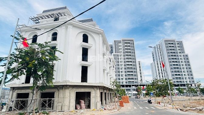 NHÀ PHỐ 5 TẦNG GIÁ CHỈ 18triệum2 Trung Tâm Phan Rang 