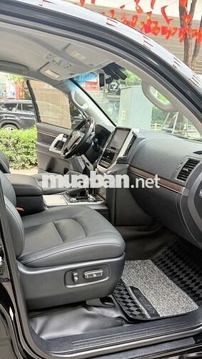 Land Cruiser 4.6 V8-2019, 1 chủ xuất hoá đơn VAT.