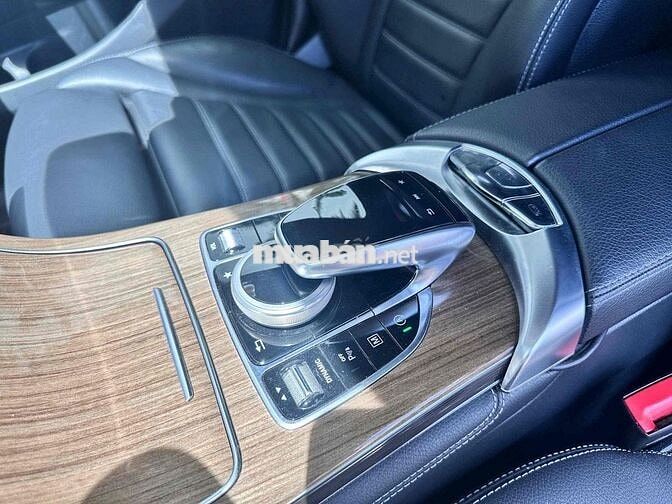 Mercedes-Benz GLC250 2018 Đen 49.000km