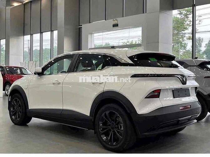 Xe điện Vinfast VF6 Eco Trắng