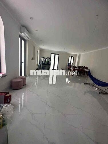 CẦN BÁN GẤP NHÀ PHỐ NGAY GÓC KHU HÀNH CHÍNH