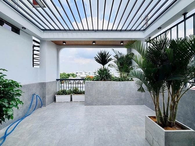 Nhỉnh 13 tỷ có nhà 6 lầu đẹp ngang 4.3m 73m2 hẻm 183 Nguyễn Văn Khối.