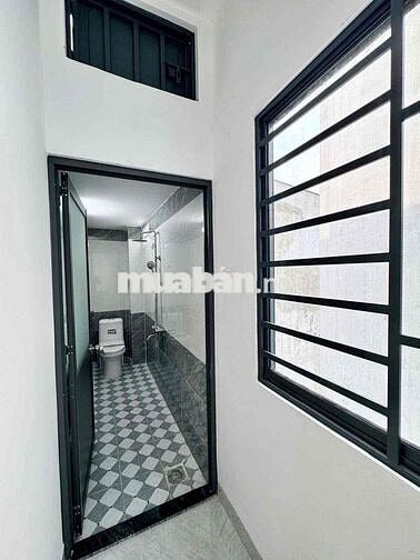 Nhà xây để ở, nhưng thay đổi kế hoạch nên bán lại cho anh chị mua ở