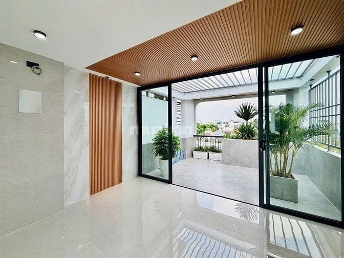 Nhỉnh 13 tỷ có nhà 6 lầu đẹp ngang 4.3m 73m2 hẻm 183 Nguyễn Văn Khối.