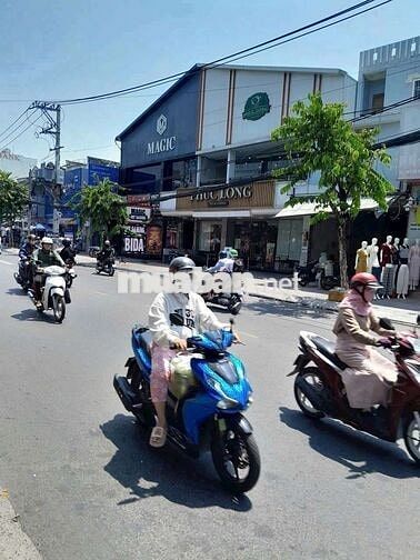 Nhà Mặt tiền Nguyễn Ảnh Thủ, Quận 12. Đối diện trường Nguyễn Hữu Cầu 