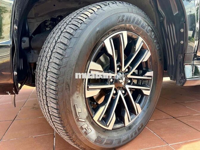 Mitsubishi Pajero Sport 2020 Đen