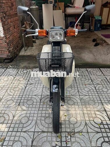 Honda Super Cub Trắng kem