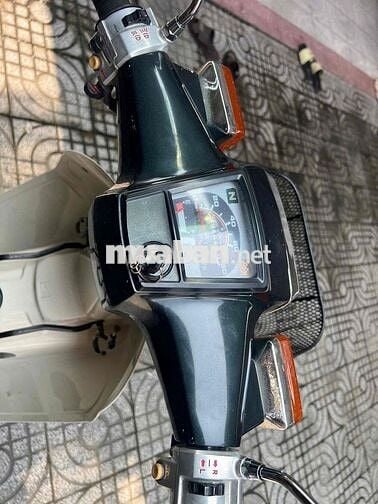 Honda Super Cub Trắng kem