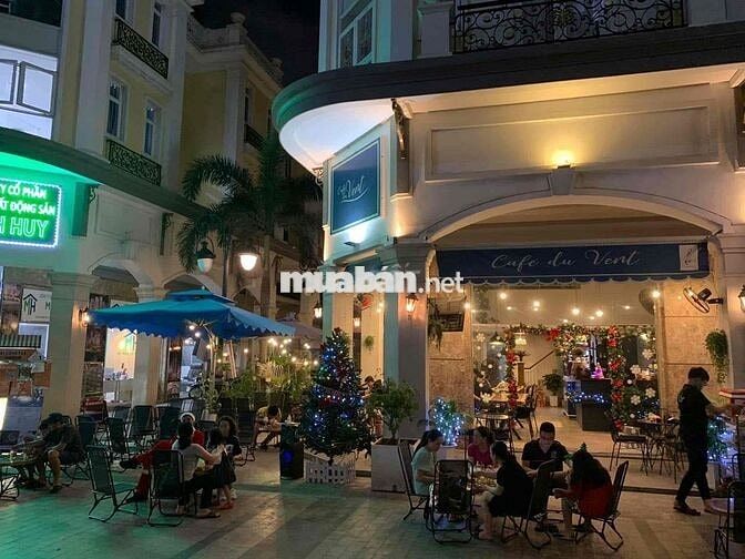 TUYỂN PHỤC VỤ, PHA CHẾ QUÁN CAFE TẠ QUANG BỬU Q8
