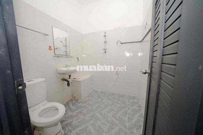 PHÒNG TRỌ GIÁ RẺ - TOILET SIÊU RỘNG