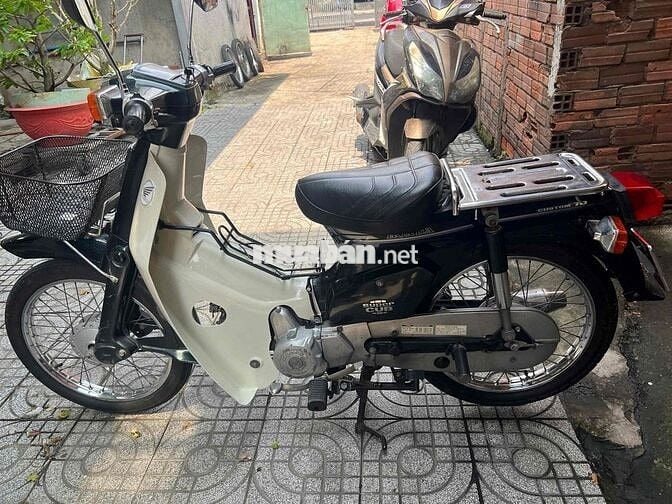 Honda Super Cub Trắng kem
