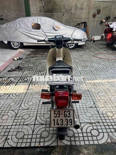 Honda Super Cub Trắng kem