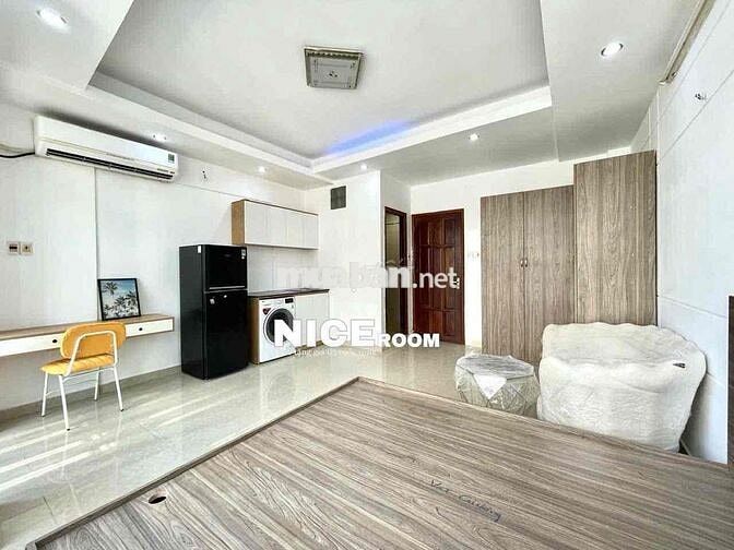 Căn hộ ban công 40m2 giặt riêng ngay Bùi Hữu Nghĩa gần chợ Bà Chiểu,Q1
