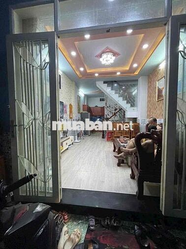Cho thuê nhà nguyên căn giá 13.5tr