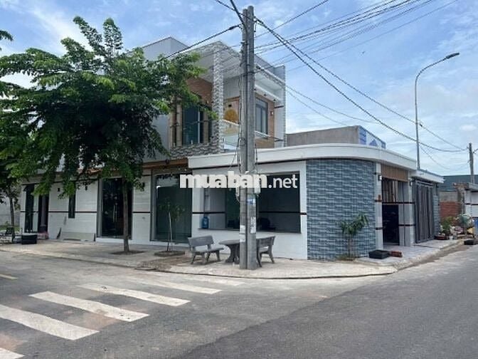 BÁN GẤP LÔ GÓC 2 MẶT TIỀN GIÁ 1TỶ250 NGAY VÒNG XOAY CỐNG BÀ SÁU