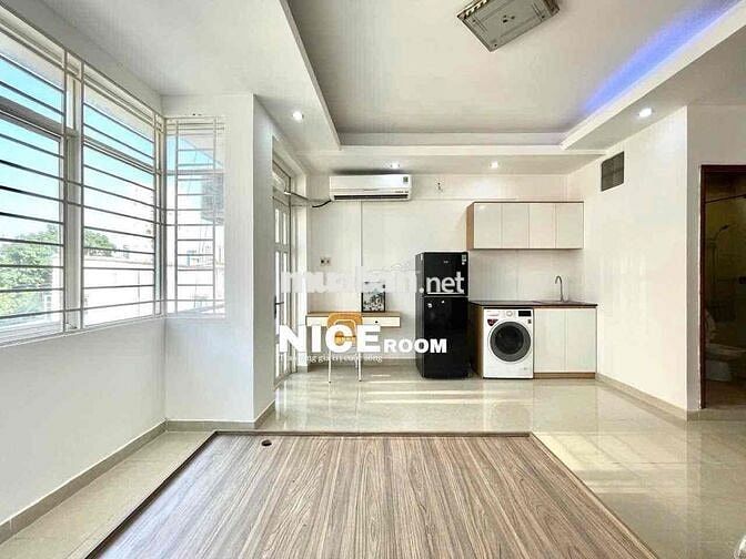 Căn hộ ban công 40m2 giặt riêng ngay Bùi Hữu Nghĩa gần chợ Bà Chiểu,Q1