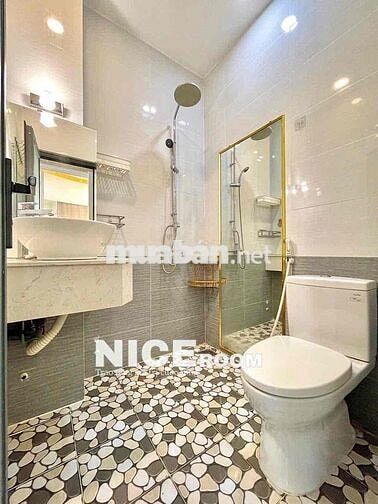Căn hộ ban công 40m2 giặt riêng ngay Bùi Hữu Nghĩa gần chợ Bà Chiểu,Q1
