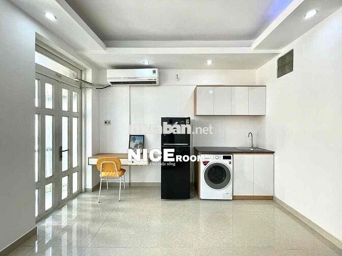 Căn hộ ban công 40m2 giặt riêng ngay Bùi Hữu Nghĩa gần chợ Bà Chiểu,Q1