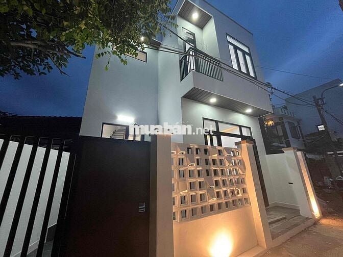 Chào bán nhà 2 tầng cẩm lệ, sau lưng nhà mặt tiền