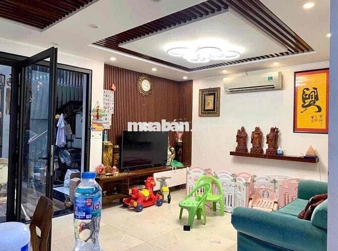 Bán nhà mặt phố Phạm Hồng Thái