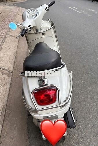 Piaggio Vespa màu Trắng