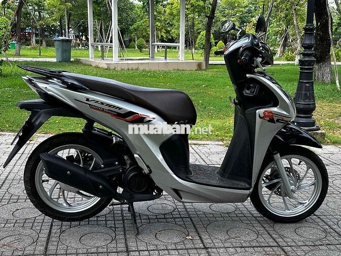Honda Vision Limited Edition Bạc bs 61 kí giấy.
