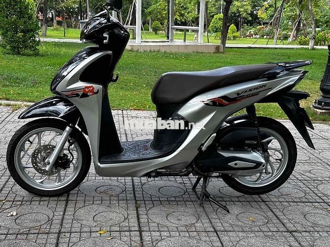 Honda Vision Limited Edition Bạc bs 61 kí giấy.