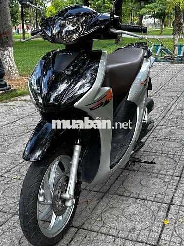 Honda Vision Limited Edition Bạc bs 61 kí giấy.