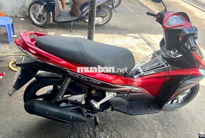 Air Blade đầu bò đk:2013