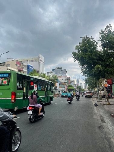 Siêu phẩm toà nhà mặt tiền gần 6m, Hầm 7 tầng thang máy Lý Thái Tổ Q10