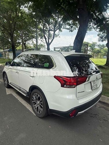 Mitsubishi Outlander 2019 tự động 2.0