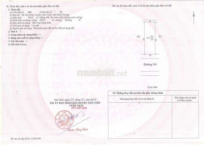 sổ đỏ và quang cảnh trước khu đất.