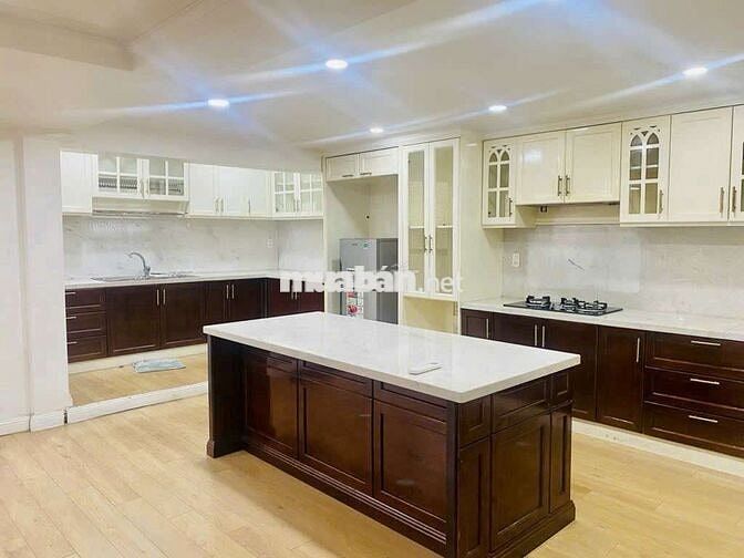 Cho thuê biệt thự góc 2 mặt tiền đường nội khu Tên Lửa 