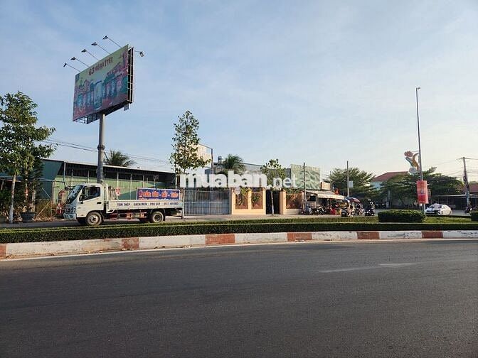 Bán đất 2 mặt tiền vòng xoay cầu Hùng Vương, Phú Hài, Phan Thiết