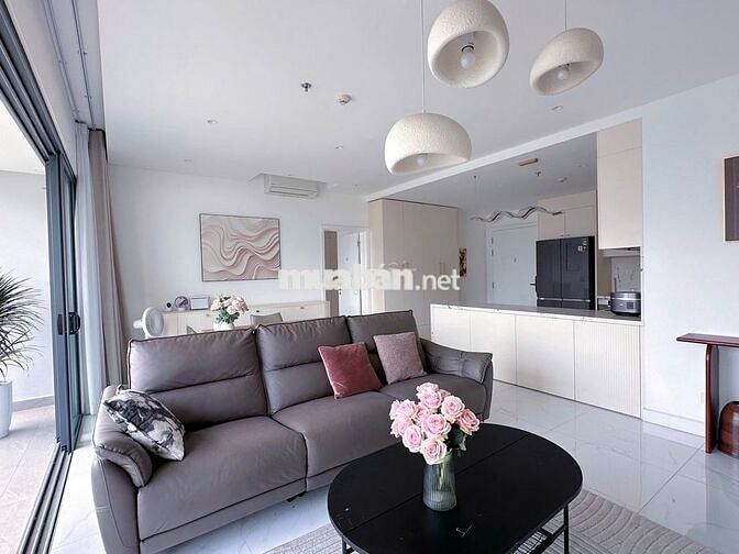 Bán 3PN2WC 118m2 Diamond Alnata Plus nhà xịn, view hồ bơi, giá 10,8 tỷ