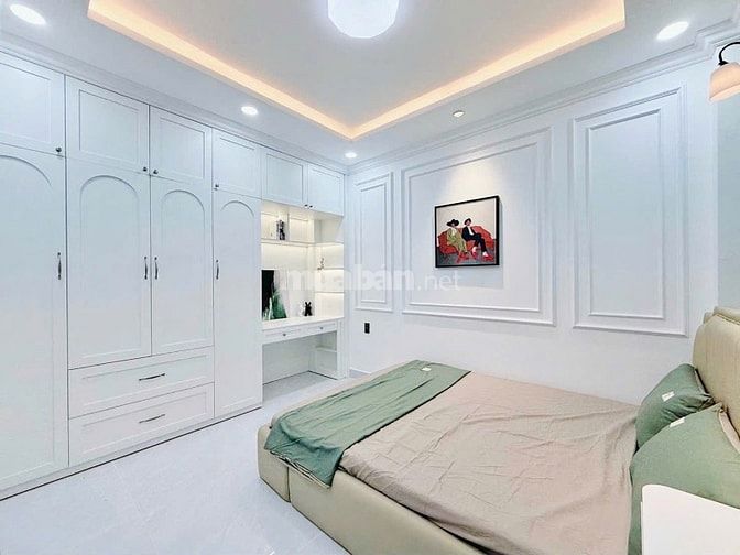Bán gấp nhà mới đường Phan Đăng Lưu, phường 3, quận Bình Thạnh, 4 tầng