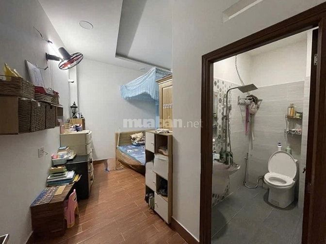 Bán gấp căn nhà góc 2 mặt tiền ngay KDN Phong Phú 5, giá 1 tỷ 3