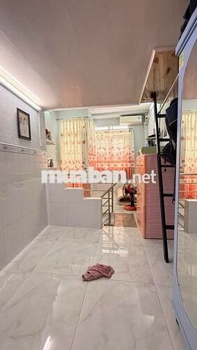 NHÀ ĐẸP TÔN ĐẢN Q4- 2 LẦU ĐÚC- 3x7m- KO QH CHỈ 2 TỶ NHỈNH 