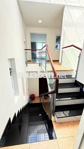 Văn phòng cho thuê 4 tầng nằm ở Tân Phong, Quận 7 giá 16,8 tỷ