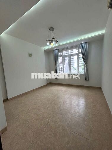 Văn phòng cho thuê 4 tầng nằm ở Tân Phong, Quận 7 giá 16,8 tỷ