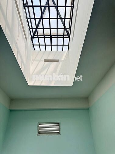 BÁN NHÀ MẶT TIỀN P4 LÀM CHDV 14pn 15wc CÓ THANG MÁY FULL PHÒNG