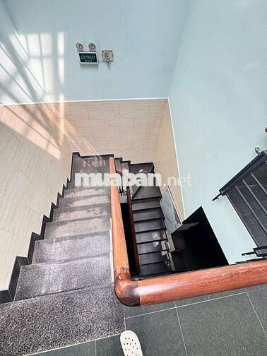 BÁN NHÀ MẶT TIỀN P4 LÀM CHDV 14pn 15wc CÓ THANG MÁY FULL PHÒNG
