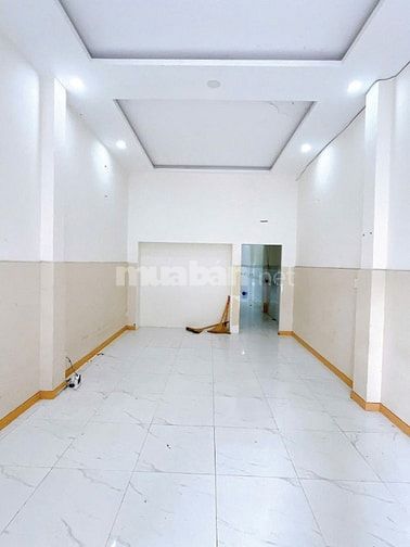 MTKD gần chợ và đường Tân Hương. DT: 4X22.5m. 4 tầng. Giá 11.5tTL