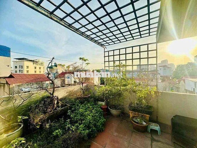 Bán nhà ngõ trung tâm Tây Hồ, mt hơn 4m diện tích 57m2 chỉ nhỉnh 14tỷ