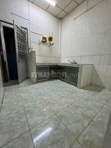Bán gấp căn nhà cấp 4 hẻm bê tông 1 sẹc Phạm Thị Giây, Hóc Môn, 850tr