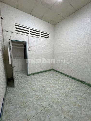 Bán gấp căn nhà cấp 4 hẻm bê tông 1 sẹc Phạm Thị Giây, Hóc Môn, 850tr