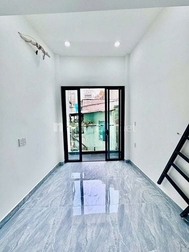 Nhà dt16m2 đúc 2,5 tấm 2pn hẻm 2.5m đường Lạc Long Quân, P3, Quận 11